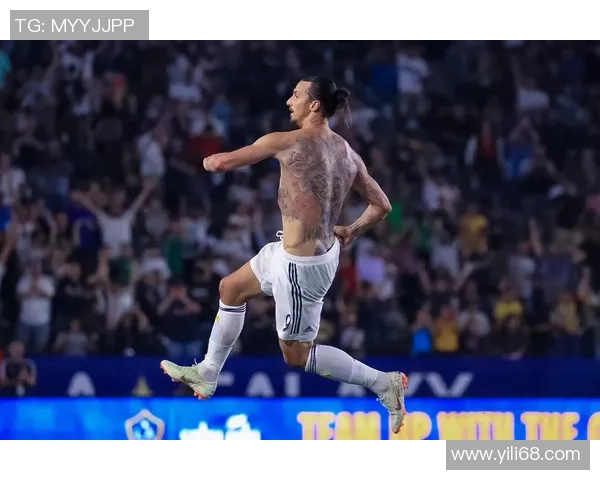 腿部肌肉极为发达的足球巨星 他凭借强大双腿征服赛场 腿部肌肉极为发达的足球巨星 他凭借强大双腿征服赛场